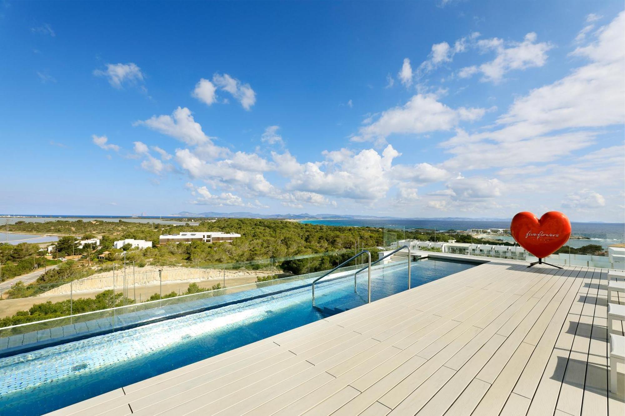 Five Flowers Hotel Formentera, Member Of Melia Collection Es Pujols Luaran gambar