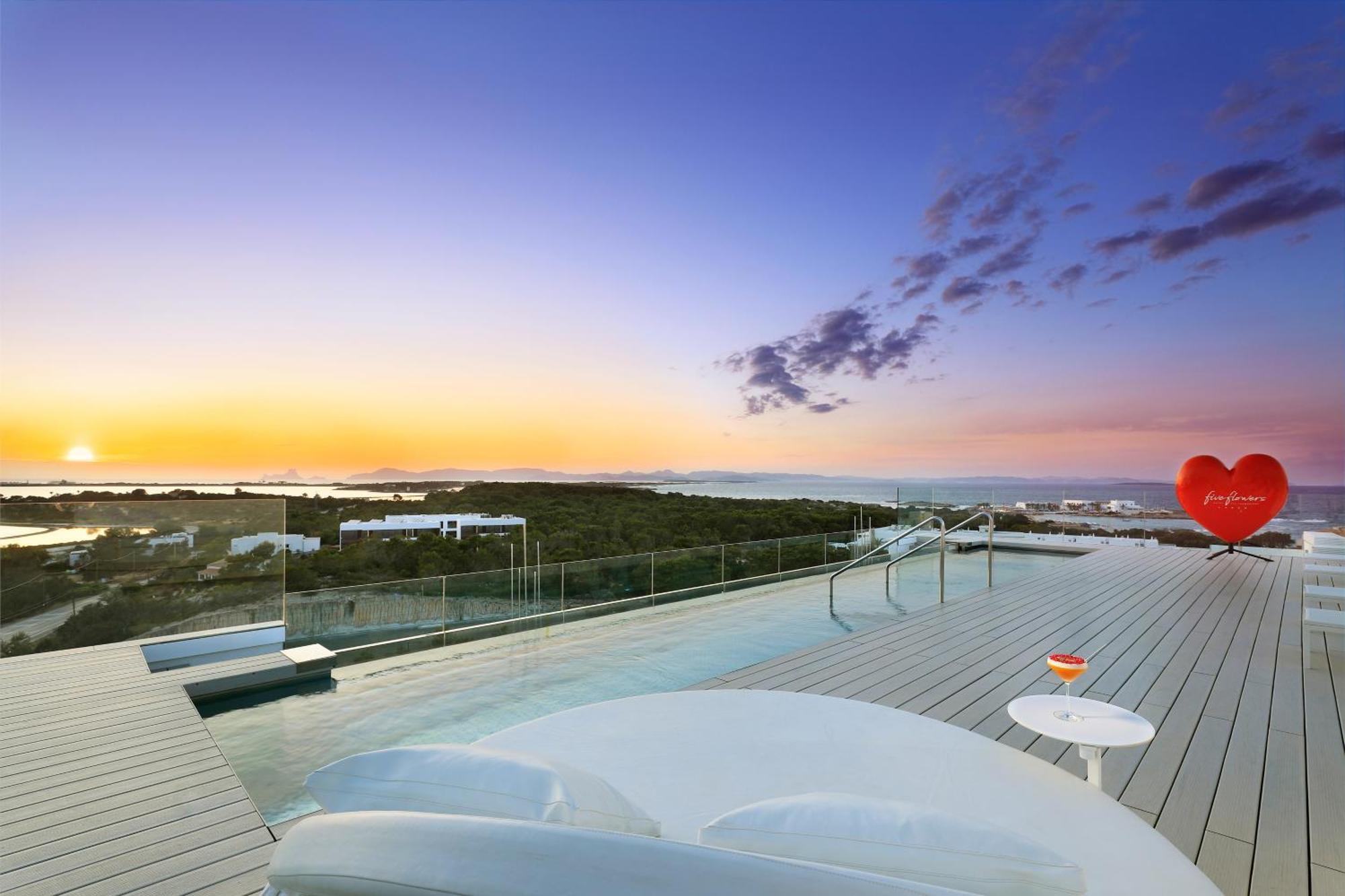 Five Flowers Hotel Formentera, Member Of Melia Collection Es Pujols Luaran gambar